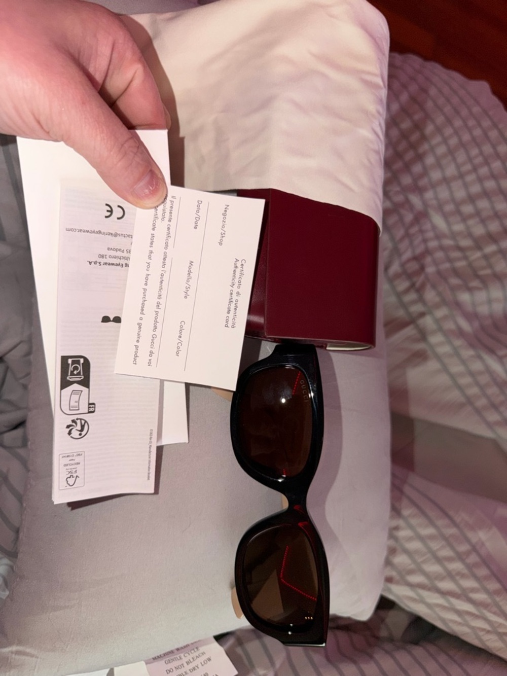 Brand New Current 2026 Season Gucci Women's Black Frame Sunglasses - Picture 5 of 5